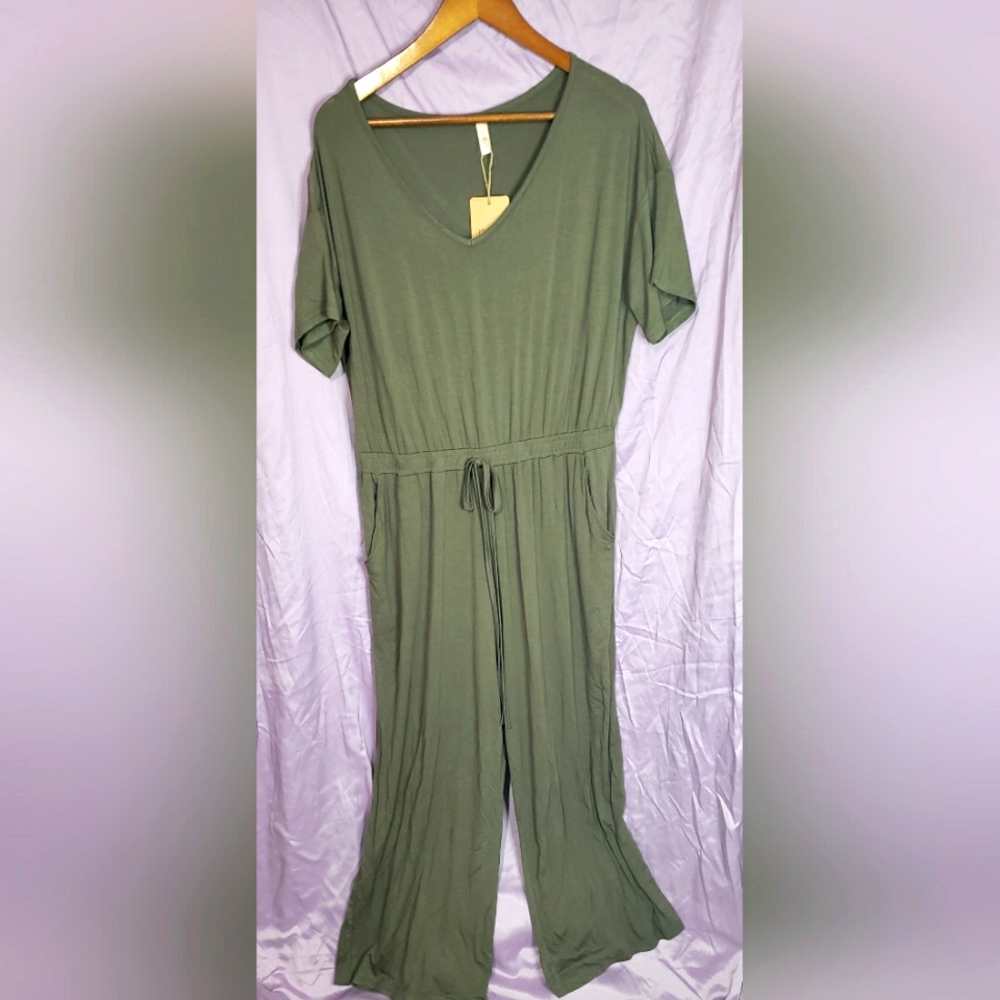 Olive Green Relaxed Fit Jumpsuit with Short Sleeves and V-Neckline